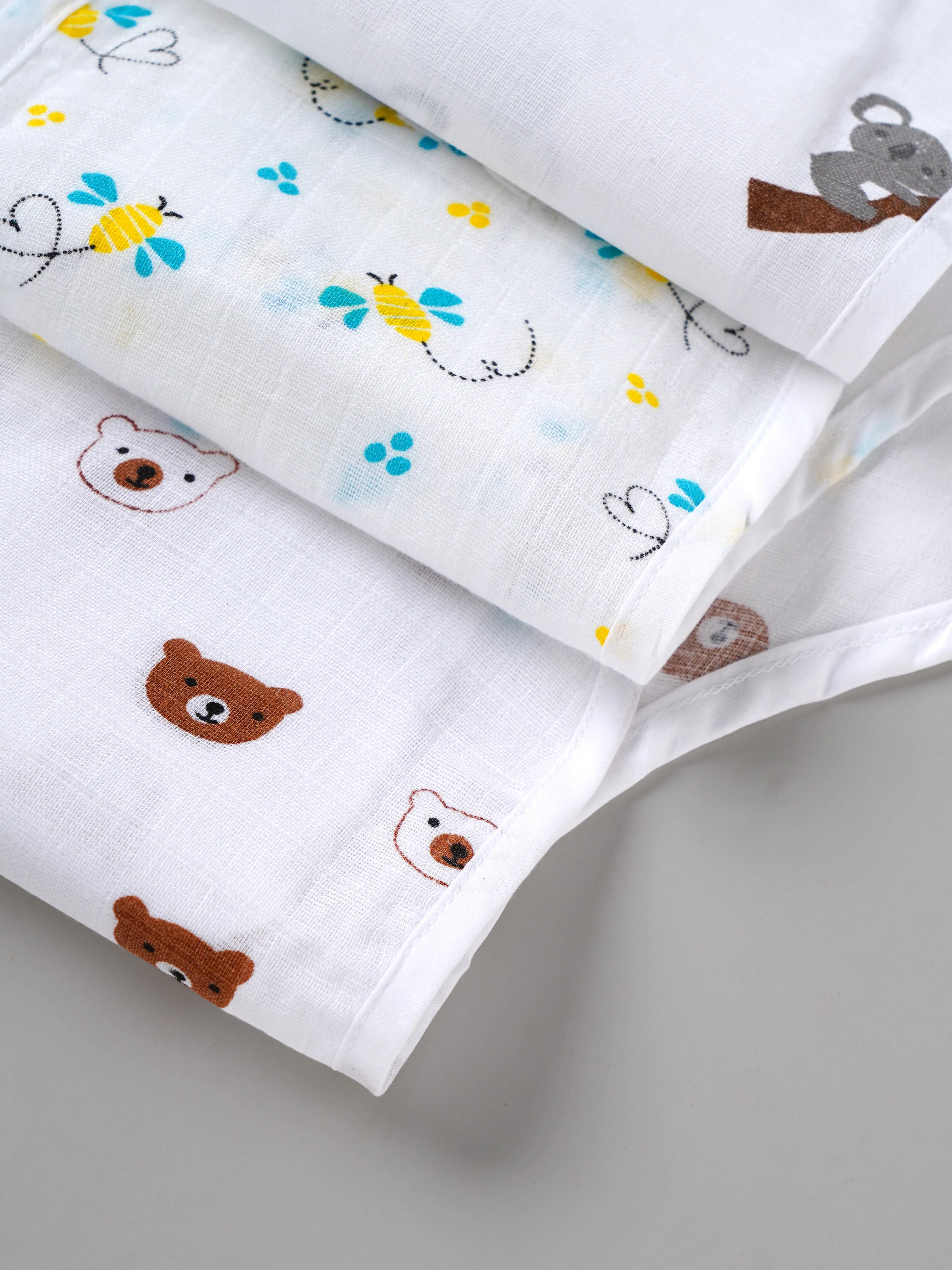 Popees Baby Muslin Nappy Set of 3 | Breathable Printed Nappies | Unisex | 0–9 Months (color and design may vary depending on availability) - Image 4